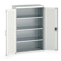 Kaappi Cubio rei'itetyillä ovilla - korkeus 1600 mm - Bott