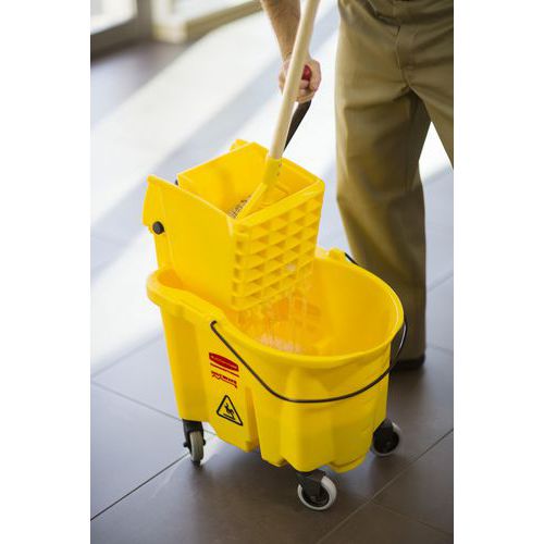 Kauha sivupaineella Wavebrake - 33L - Rubbermaid Kauha sivupaineella Wavebrake - 33L - Rubbermaid