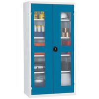 Läpinäkyvillä ovilla varustettu kaappi